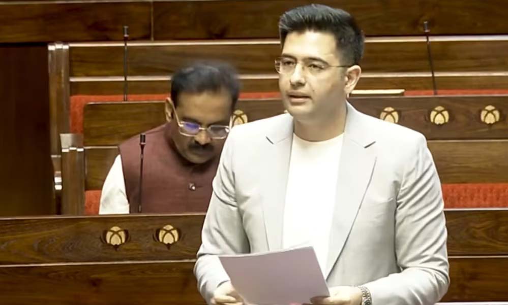 राघव चड्डा पर AAP का एक्शन, राज्यसभा उपनेता के पद से हटाए जाने का फैसला