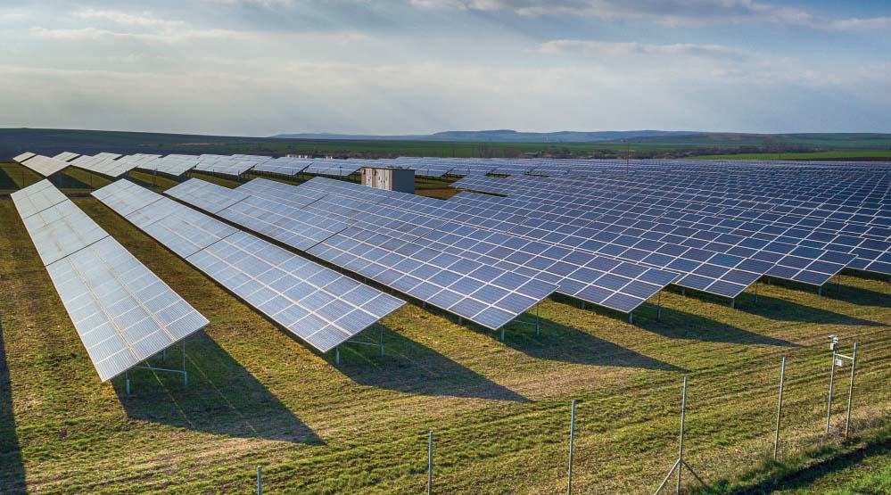 उत्तर प्रदेश सोलर ऊर्जा में बना रहा रिकॉर्ड, 2025-26 में 3.47 लाख संयंत्र होंगे तैयार