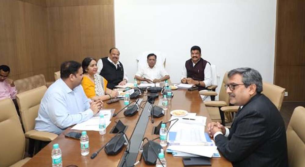 जिला एवं तहसील स्तर पर कामर्शियल सिलेंडर की सप्लाई सुनिश्चित करने के निर्देश