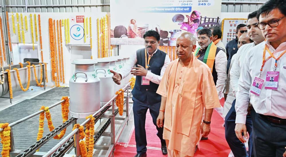 समाजवादी पार्टी ने सैफई में विकास किया, लेकिन उसे बार-बार चुनाव जिताने वाला आजमगढ़ दिखाई नहीं देता: मुख्यमंत्री