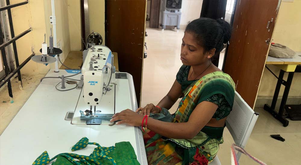 शर्मिला ने नक्सलवाद का अंधेरा छोड़कर स्वावलंबन की ओर बढ़ाया पहला कदम