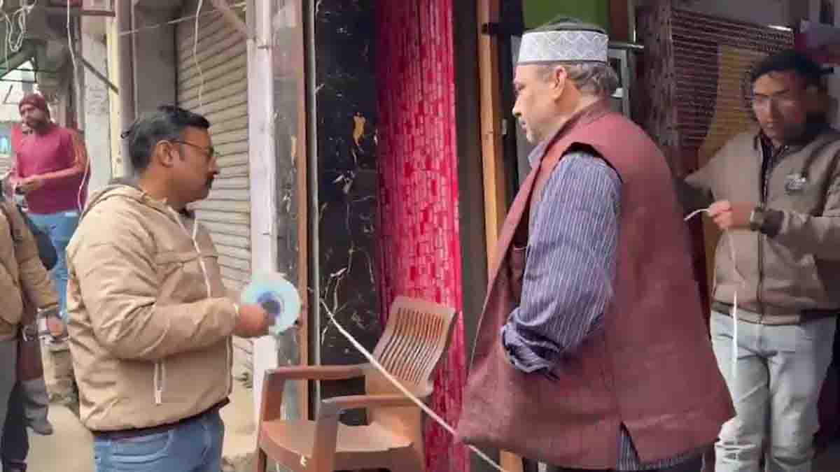 संभल में कब्रिस्तान भूमि विवाद में प्रशासन को मिली बड़ी राहत