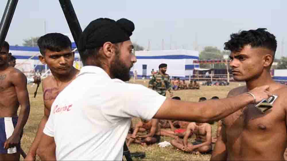 UP पुलिस में रोजगार का ‘स्वर्णिम वर्ष,81,000 नई भर्तियों के साथ पारदर्शी परीक्षा और साइबर सुरक्षा पर सीएम योगी का जोर