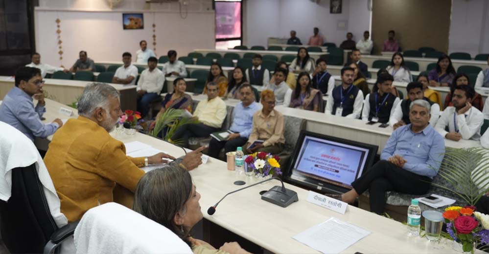 नवागत जनपद सीईओ व विकास खंड अधिकारियों का अभिमुखीकरण प्रशिक्षण समाप्त