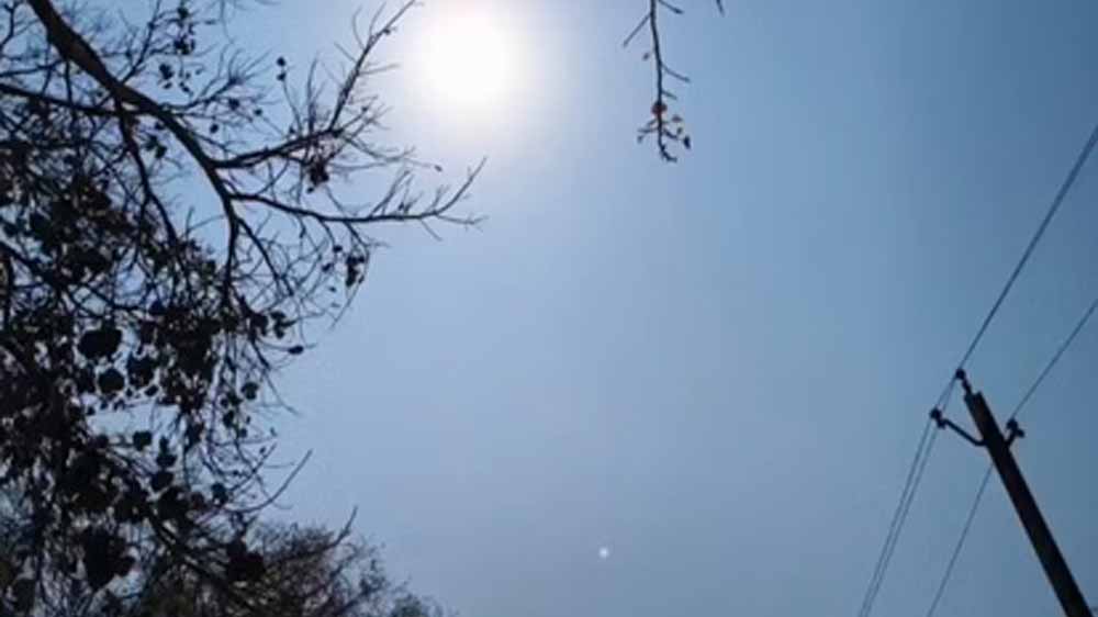 मौसम का मिजाज बदला, Rajnandgaon में झुलसाने वाली गर्मी, पारा 45°C तक पहुंचा