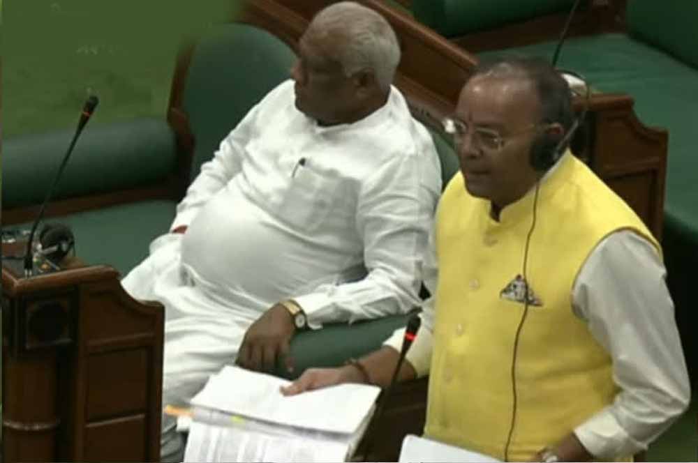 महिला आरक्षण पर घमासान: अजय चंद्राकर ने कांग्रेस और TMC पर लगाए गंभीर आरोप