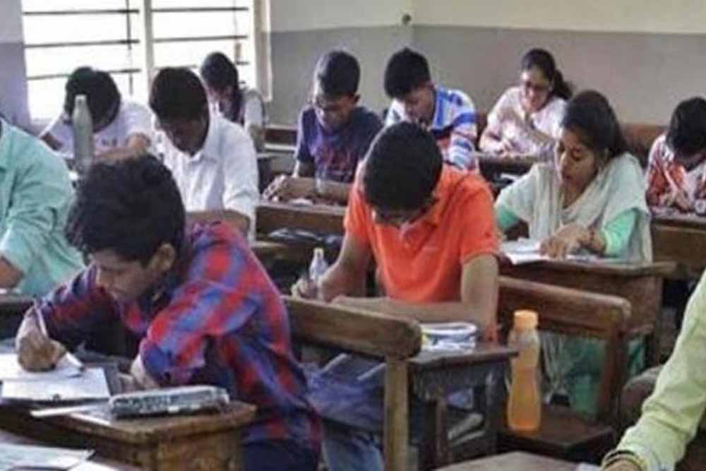 विवाद के बाद बदला शेड्यूल: दुर्ग में इंग्लिश परीक्षा फिर होगी, 30 अप्रैल तय