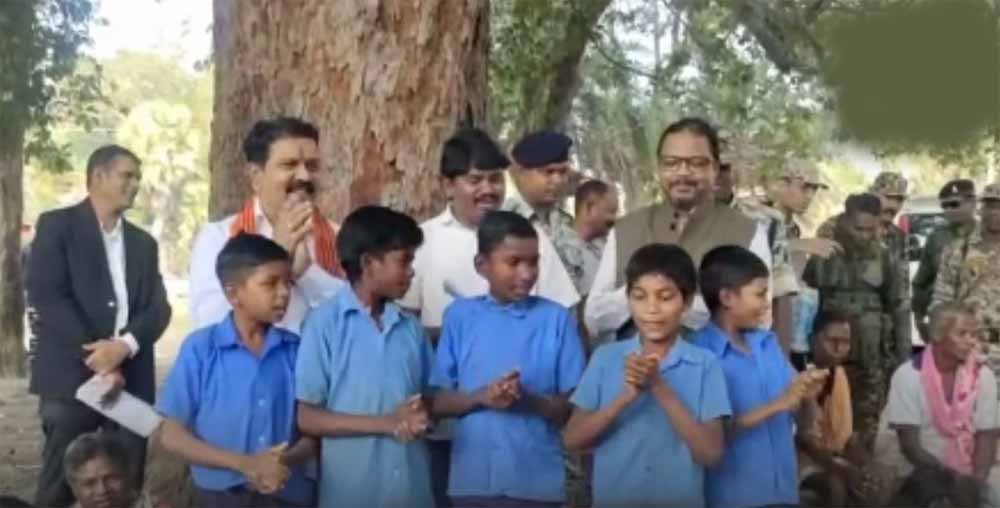 ‘कलेक्टर-एसपी बनने चलो’ से गूंजा बस्तर, बच्चों के साथ नेताओं ने भी बढ़ाया उत्साह