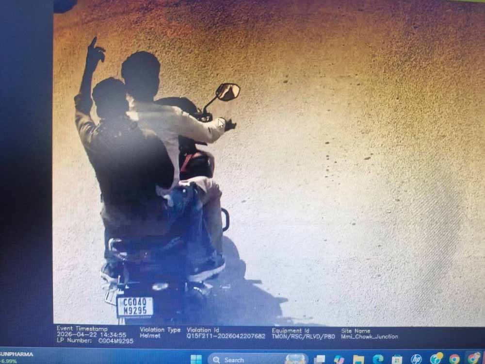 XUV700 ड्राइवर पर हेलमेट न पहनने का जुर्माना, जानिए क्या है पूरा मामला