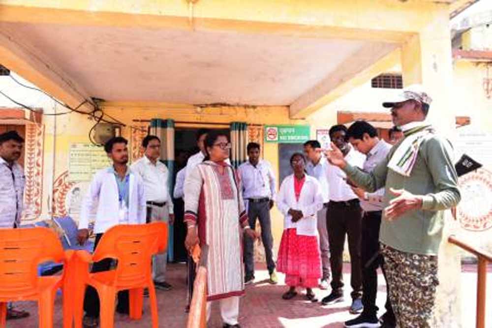 कोंडागांव में जनसमस्या समाधान पर जोर: अंतिम गांव तक योजनाओं की पहुंच, कलेक्टर की समीक्षा