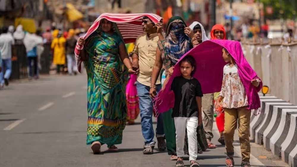 चिलचिलाती धूप का असर: दुर्ग बना सबसे गर्म जिला, 38.4°C दर्ज तापमान
