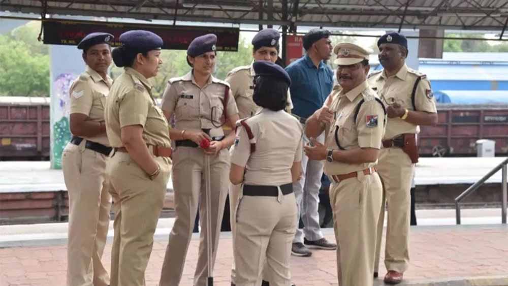 ‘ऑपरेशन नन्हे फरिश्ते’: RPF भोपाल रेल मंडल ने मानवता की मिसाल कायम करते हुए बच्चों और जरूरतमंदों की जिंदगी बचाई