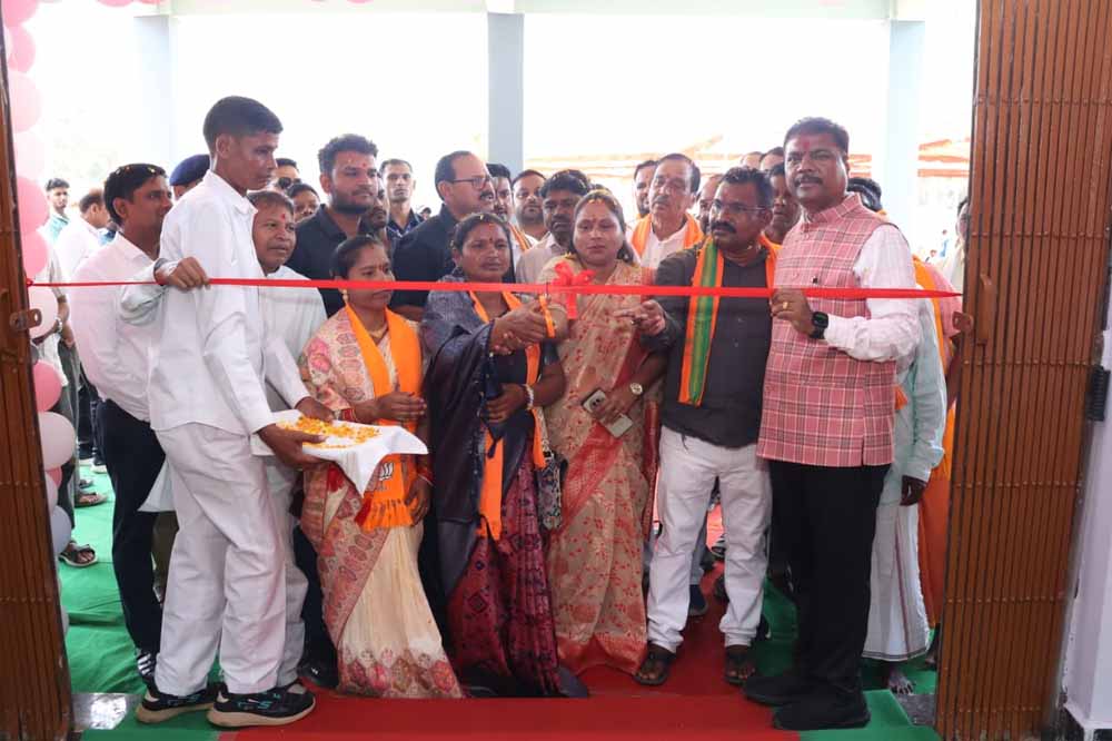 शिक्षा और सुविधाओं पर जोर: कन्या छात्रावास व सामुदायिक भवन का लोकार्पण