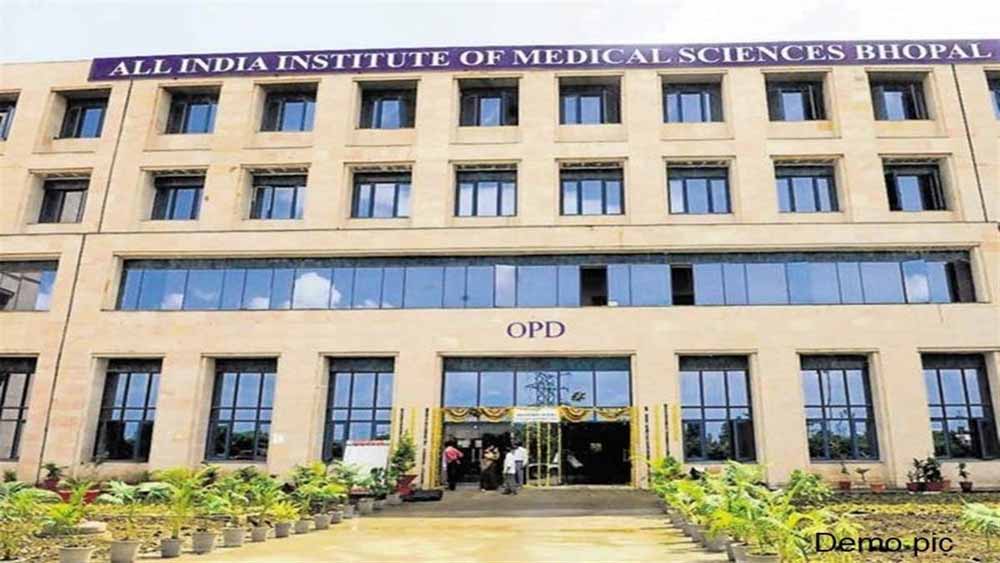 कैंसर के खिलाफ क्रांतिकारी कदम: AIIMS ने विकसित की रोशनी से सक्रिय होने वाली स्मार्ट दवा