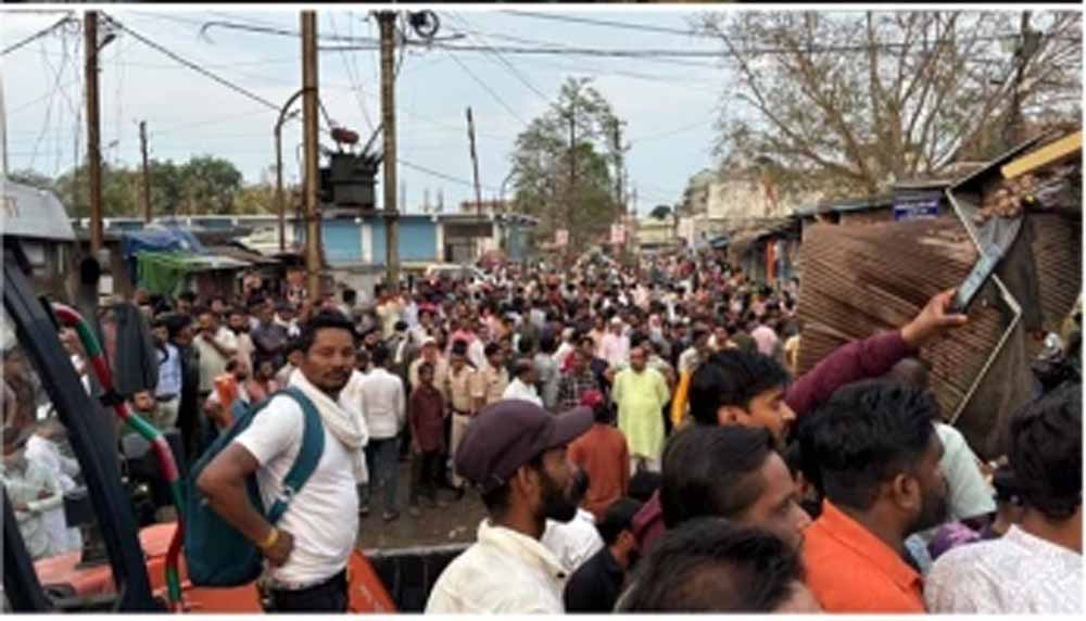 अनूपपुर में रेस्क्यू ऑपरेशन: बेटा JCB लेकर पिता को बचाने पहुंचा, NDRF मदद में लगी