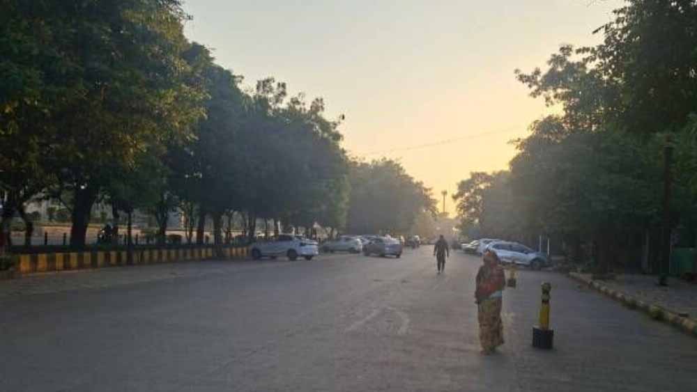 Indore में बरसात की दस्तक, तेज बारिश से लोगों को मिली राहत
