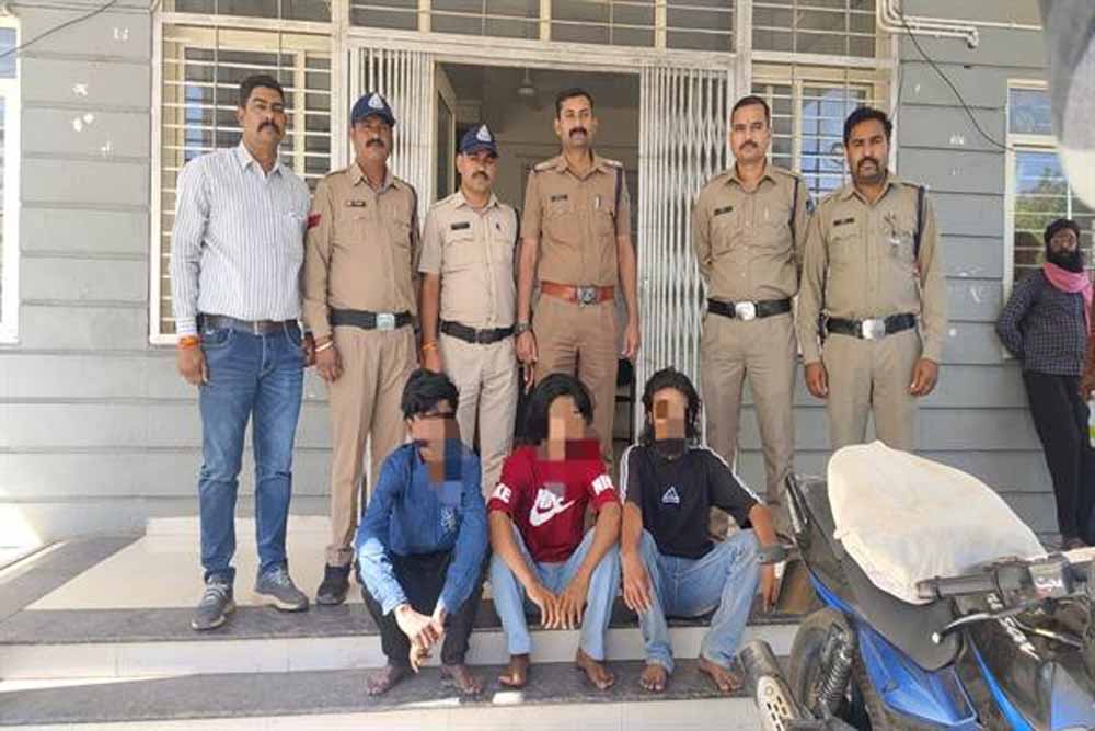 “मादक पदार्थों की तस्करी पर बड़ी सफलता: 1.38 करोड़ रुपये से ज्यादा की सामग्री जब्त”