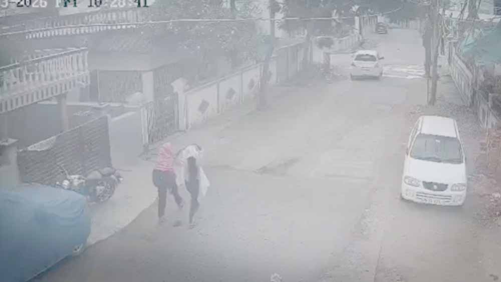 सतना में सनसनी: 8वीं में फेल होने पर दो छात्राएं लापता, सर्किट हाउस तक पहुंचा सुराग