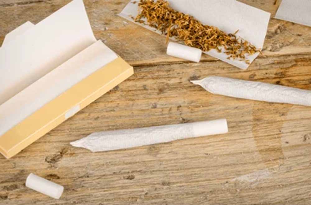 भोपाल में एक्शन मोड, स्मोकिंग रोल पेपर बेचने पर केस दर्ज, कमिश्नर ने दी सख्त चेतावनी