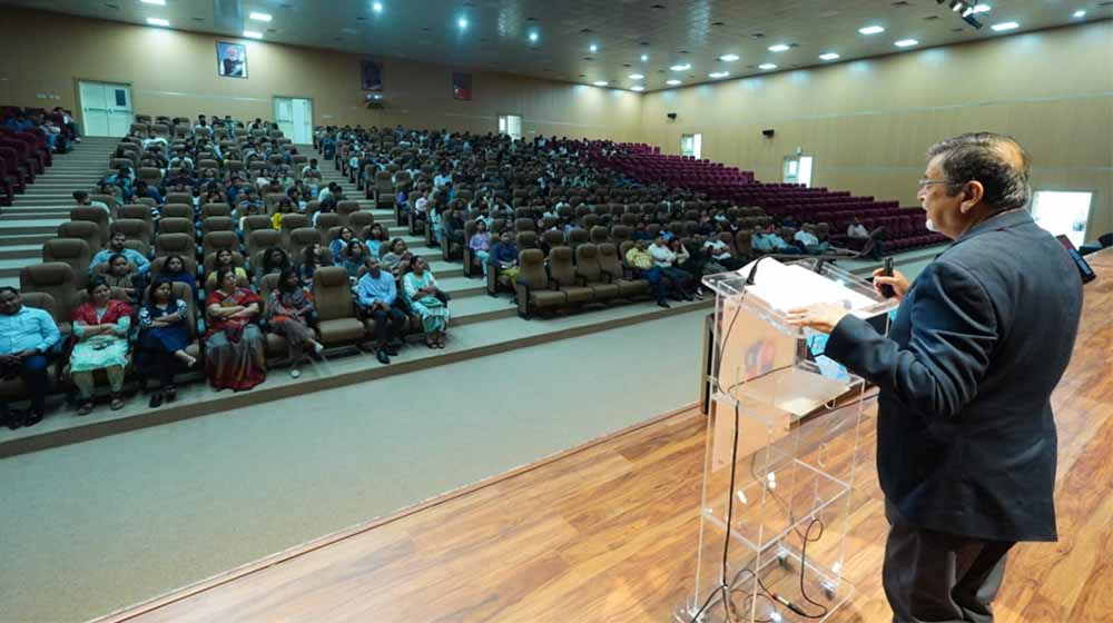 यूपी स्टेट इंस्टीट्यूट ऑफ फॉरेंसिक साइंस में मीट माई मेन्टोर कार्यक्रम में बोले क्वांटम तकनीक के विशेषज्ञ