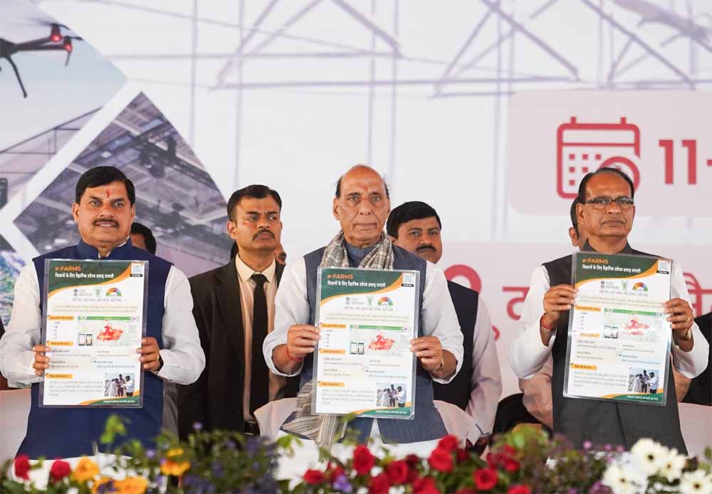 राजनाथ सिंह बोले – किसान देश की अर्थव्यवस्था की रीढ़, किसानों के विकास के लिए हम हैं प्रतिबद्ध