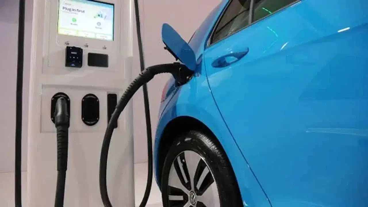 UP को 714 नए EV चार्जिंग स्टेशन का तोहफा, हाईवे और पेट्रोल पंप पर बढ़ेगा नेटवर्क