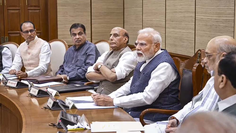 मोदी सरकार के मेगा फैसले: देश को मिली स्वदेशी सेमी हाई-स्पीड ट्रेन, किसानों की MSP में 50% बढ़ोतरी