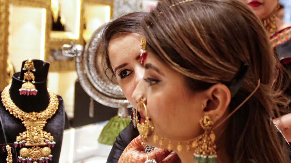 निवेशकों के लिए बड़ा अपडेट: इंपोर्ट ड्यूटी बढ़ते ही सोना-चांदी के दाम आसमान पर, देखें ताजा भाव