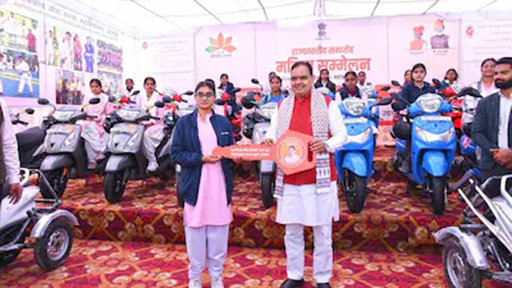 छात्राओं को राहत, स्कूटी के लिए अब नहीं करना होगा इंतजार
