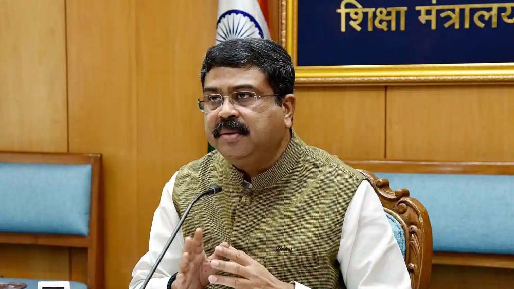 NEET एग्जाम को लेकर बड़ा अपडेट! छात्रों को मिलेगा 15 मिनट अतिरिक्त समय, 14 जून तक आएंगे एडमिट कार्ड