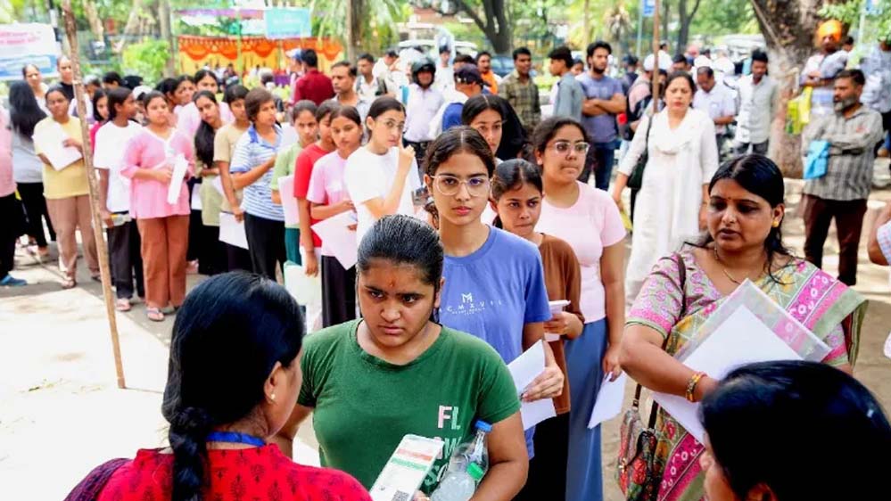 NEET परीक्षा को लेकर बड़ा ऐलान, अब 21 जून को होगा पेपर