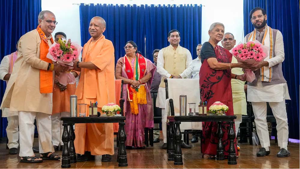 मंत्रालय बंटवारे से खुला सत्ता संतुलन का खेल, योगी ने किस पर जताया भरोसा और किसकी घटी अहमियत?