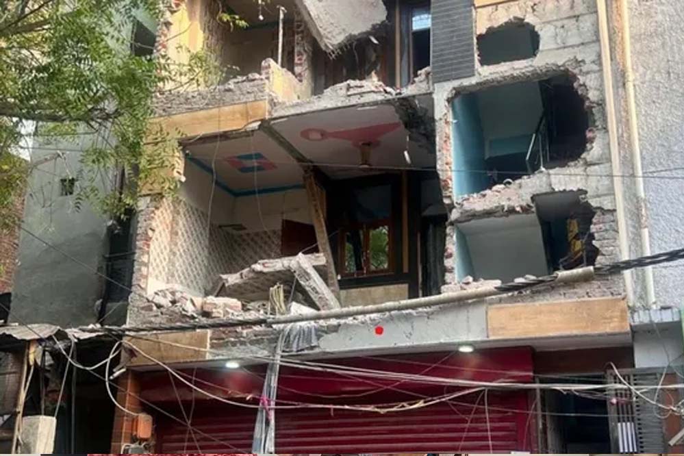 दिल्ली के उत्तम नगर में बुलडोजर कार्रवाई जारी, ट्राइब्यूनल ने दी राहत की अर्जी को नकारा