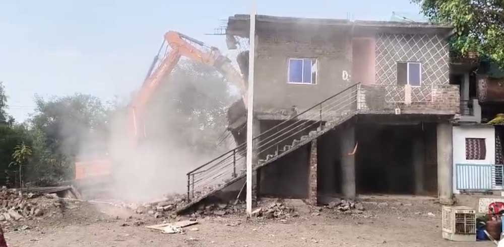 सिंहस्थ-2028 से पहले प्रशासन अलर्ट: ओंकारेश्वर में सरकारी जमीन खाली कराने अभियान, अतिक्रमणकारियों में हड़कंप