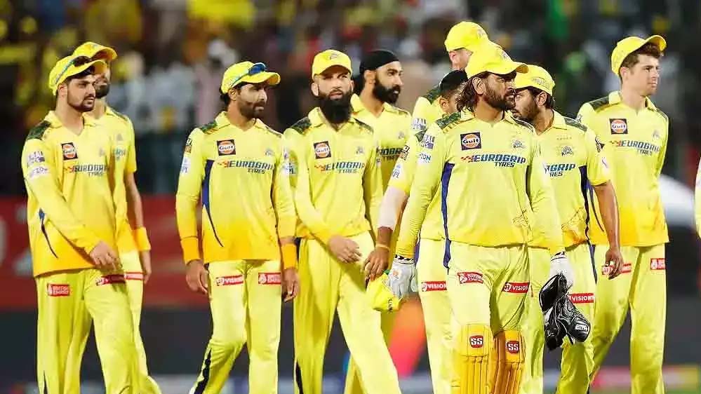 CSK की टीम में अगले साल दिखेंगे नए चेहरे? इन 5 खिलाड़ियों पर लटक रही तलवार