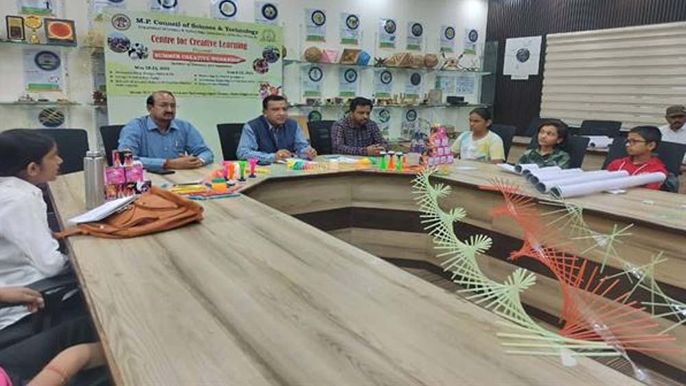 विज्ञान को आसान और रोचक बनाने की पहल, मैपकास्ट में आयोजित हुईं क्रिएटिव लर्निंग वर्कशॉप्स