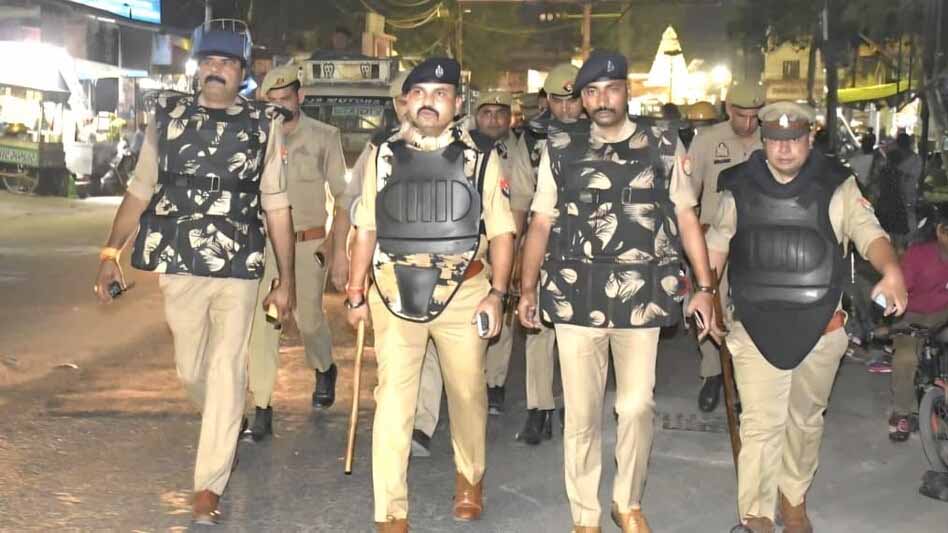 बकरीद से पहले यूपी में सख्ती, खुले में कुर्बानी और सड़क पर नमाज पर पाबंदी