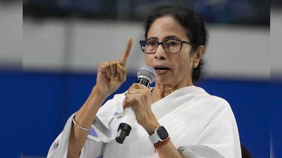 ममता के बयान पर सियासी बवाल, विपक्ष के साथ TMC के भीतर भी सवाल तेज