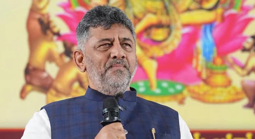 कर्नाटक राजनीति में बड़ा बदलाव, सिद्धारमैया की विदाई के बाद DK शिवकुमार सरकार बनने की तैयारी