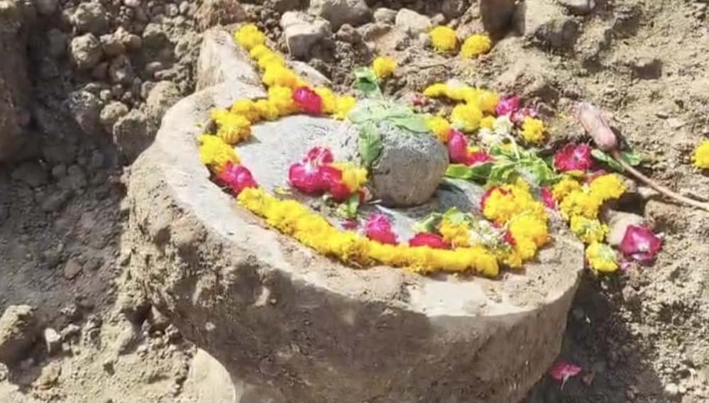 महाकालेश्वर मंदिर परिसर में नई खोज, मिली एक और शिवलिंग और गुफानुमा संरचना