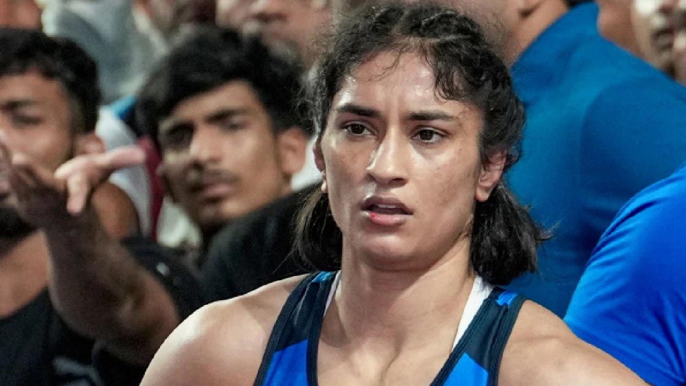 एशियन गेम्स से बाहर हुईं Vinesh Phogat, ट्रायल मुकाबले में मीनाक्षी ने मारी बाजी