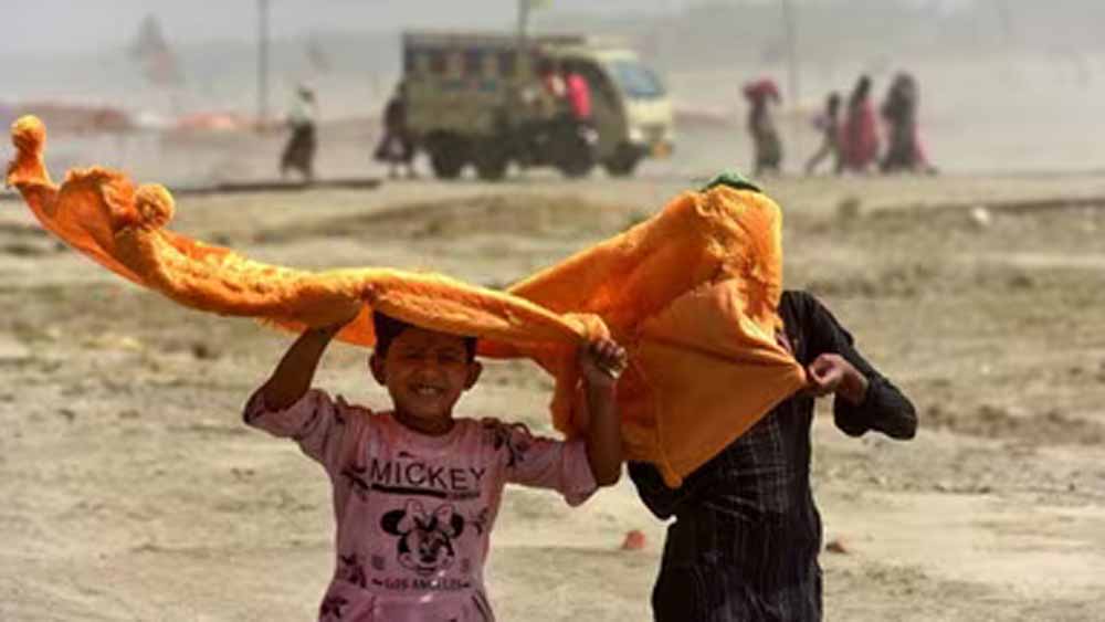 48 घंटे बाद बदलेगा यूपी का मौसम, तेज आंधी-बारिश से 8 डिग्री तक गिरेगा पारा
