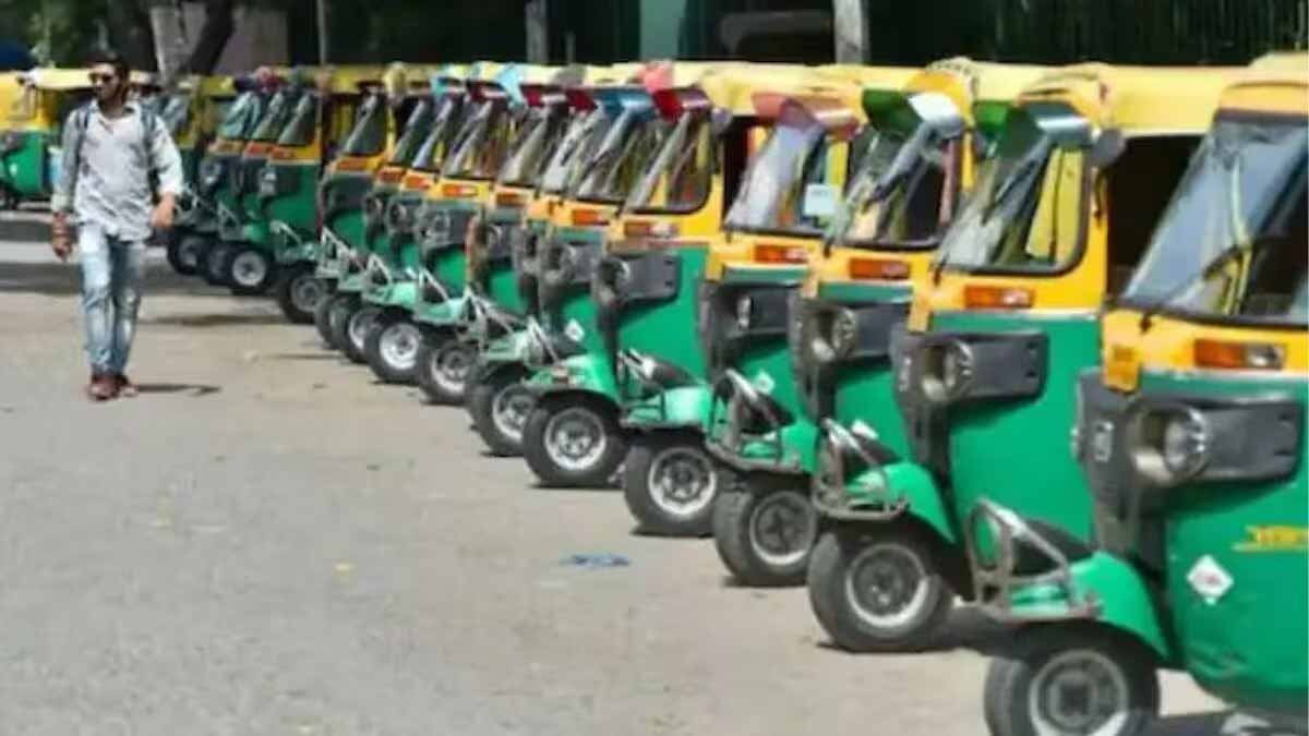 ओला-उबर और सरकार पर आरोप, दिल्ली में ऑटो-टैक्सी यूनियनों का बड़ा आंदोलन