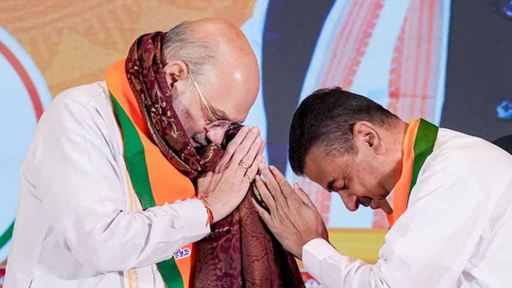 बंगाल में सत्ता का नया अध्याय: सुवेंदु अधिकारी बने मुख्यमंत्री, अमित शाह ने नाम घोषित किया