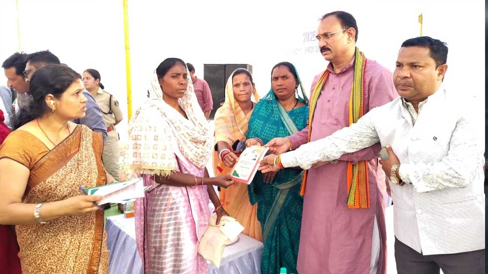 जनविश्वास बढ़ाने वाला समाधान शिविर, स्वास्थ्य मंत्री के साथ सैकड़ों समस्याओं का तुरंत समाधान