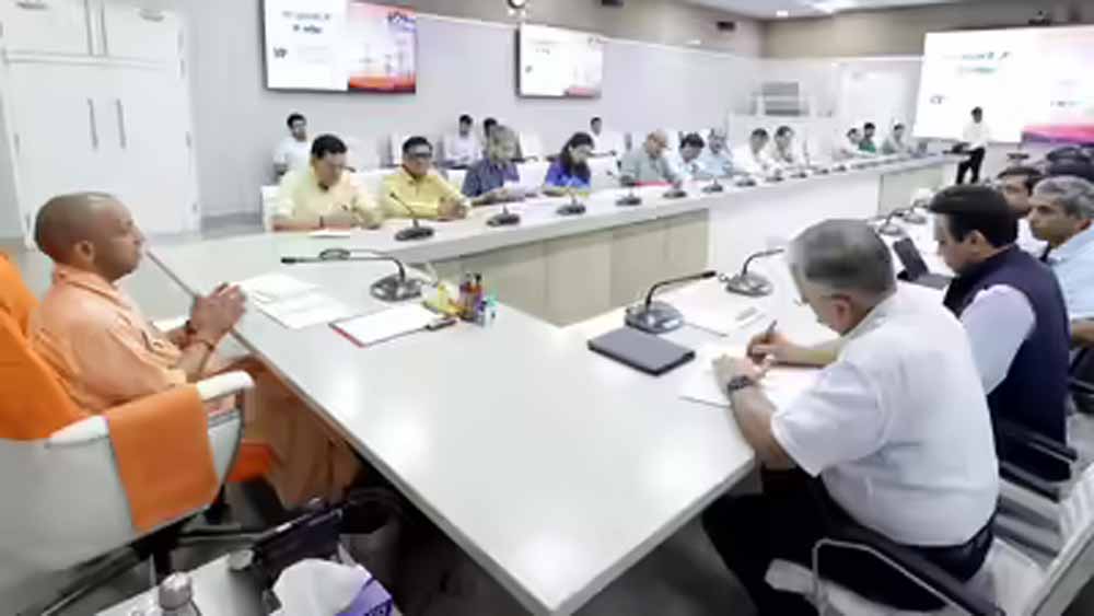 लखनऊ से जिलों तक बिजली संकट पर सीएम योगी की बड़ी बैठक, व्यवस्था सुधारने के निर्देश