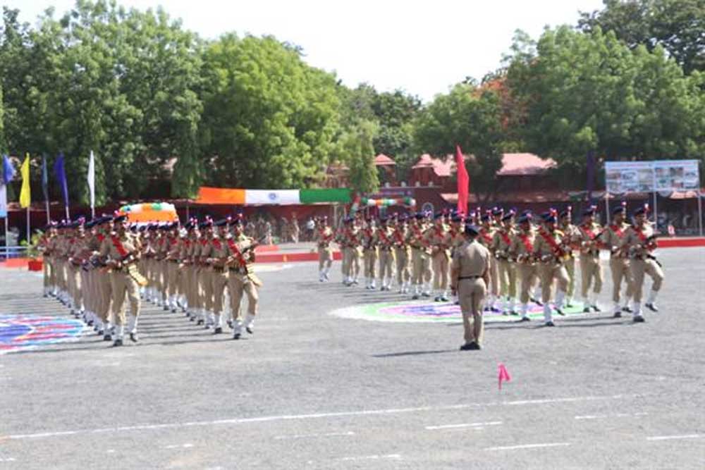 “पुलिस की वर्दी केवल अधिकार का नहीं, बल्कि सेवा, संवेदना, साहस और जनता के विश्वास का प्रतीक”- डीजीपी मकवाणा