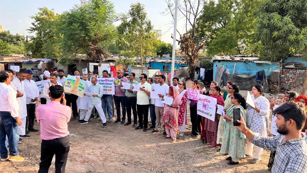 विकास के नाम पर वृक्षों की हत्या बंद हो, प्रदर्शनकारियों ने सरकार और निगम से की कार्रवाई की मांग