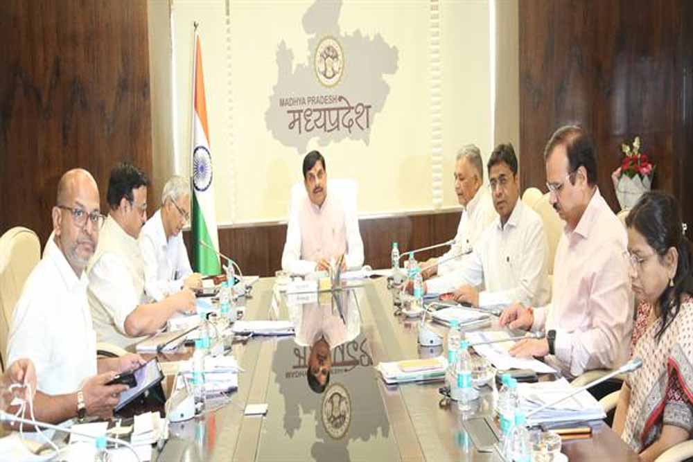 मुख्यमंत्री डॉ. यादव ने आयुष विभाग की गतिविधियों की समीक्षा की