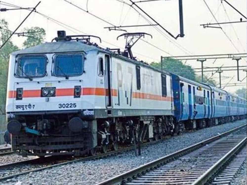 बिलासपुर जोन में बड़ा बदलाव: 22 मई तक 18 ट्रेनें रद्द, कई गाड़ियों के रूट और टर्मिनेशन में बदलाव